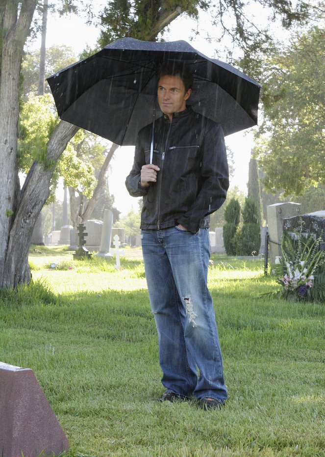 Private Practice - In Which Addison Finds the Magic - Photos - Tim Daly