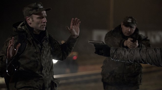 The Border - Season 2 - Episode 1 - Photos - Maciej Mikolajczyk