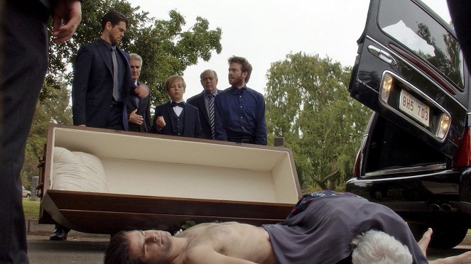 Rizzoli & Isles : Autopsie d'un meurtre - Comme une tombe - Film