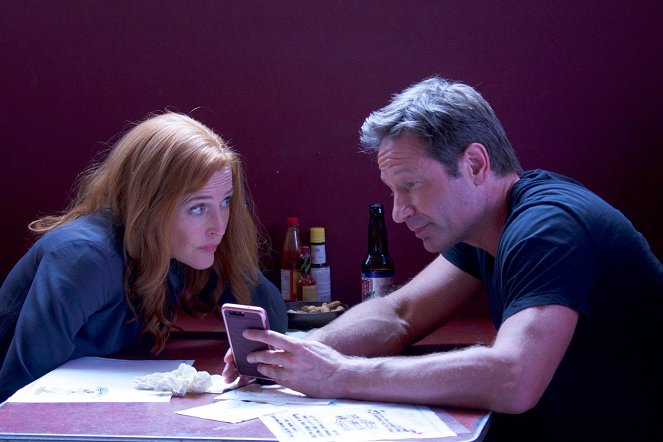 The X-Files - This - Photos - Gillian Anderson, David Duchovny