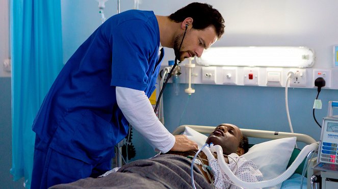 Doktorka z ráje - Nový začátek na Mauríciu - Z filmu - Tobias Licht, Selam Tadese