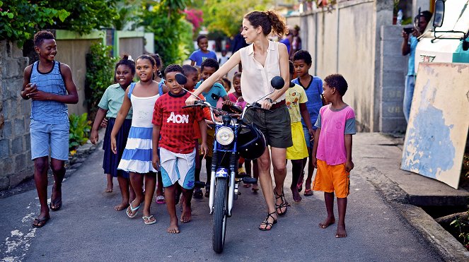 Die Inselärztin - Neustart auf Mauritius - Van film - Anja Knauer