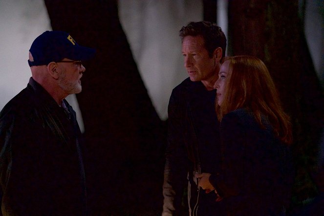 The X-Files - Season 11 - This - Photos - Mitch Pileggi, David Duchovny, Gillian Anderson