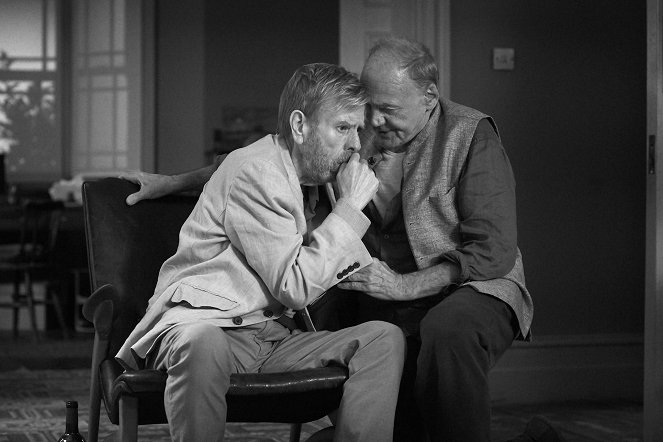 The Party - Filmfotos - Timothy Spall, Bruno Ganz