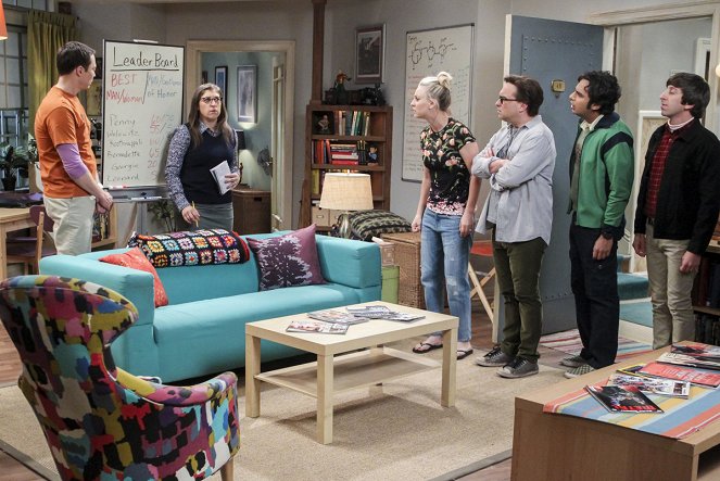 The Big Bang Theory - The Matrimonial Metric - Van film - Jim Parsons, Mayim Bialik, Kaley Cuoco, Johnny Galecki, Kunal Nayyar, Simon Helberg