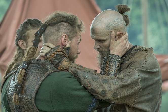 Vikingové - Král Rybář - Z filmu - Jordan Patrick Smith, Gustaf Skarsgård