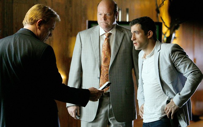 CSI: Kryminalne zagadki Miami - W klatce - Z filmu - Rex Linn, Jonathan Togo