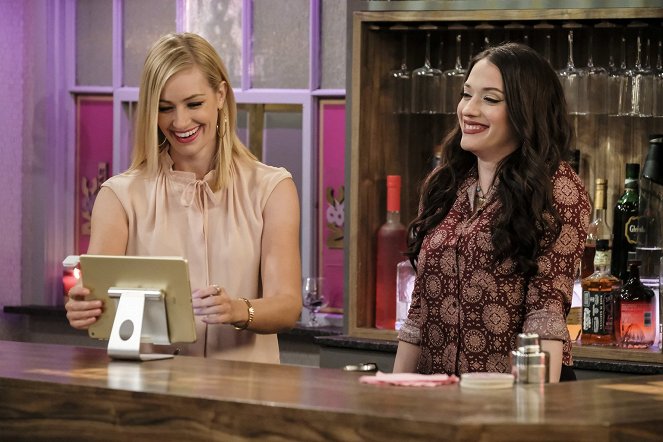 2 Broke Girls - And the Duck Stamp - Photos - Beth Behrs, Kat Dennings
