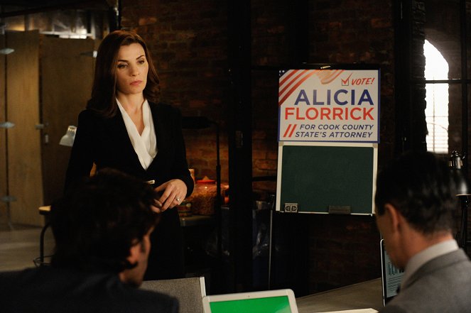 The Good Wife - The Trial - Photos - Julianna Margulies
