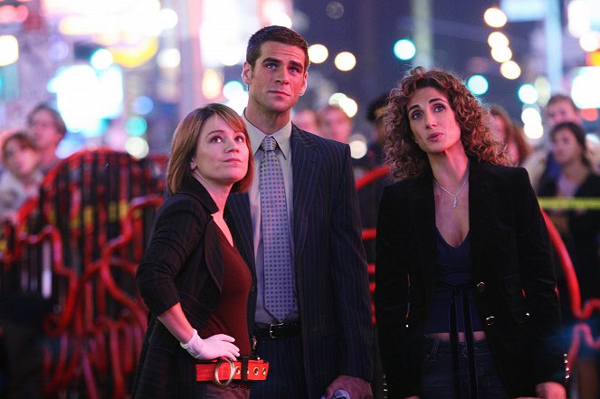 CSI: Kryminalne zagadki Nowego Jorku - Huczne zabójstwo - Z filmu - Anna Belknap, Eddie Cahill, Melina Kanakaredes