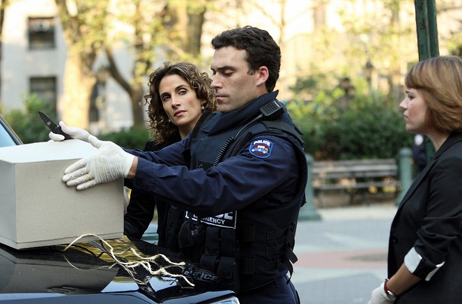 CSI: NY - Season 4 - One Wedding and a Funeral - Photos - Melina Kanakaredes