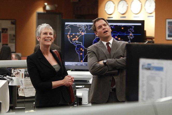 NCIS: Naval Criminal Investigative Service - Season 9 - Psych Out - Photos - Jamie Lee Curtis, Michael Weatherly