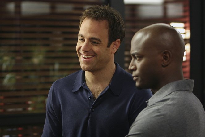 Private Practice - Season 1 - In Which Addison Finds a Showerhead - Photos - Paul Adelstein, Taye Diggs