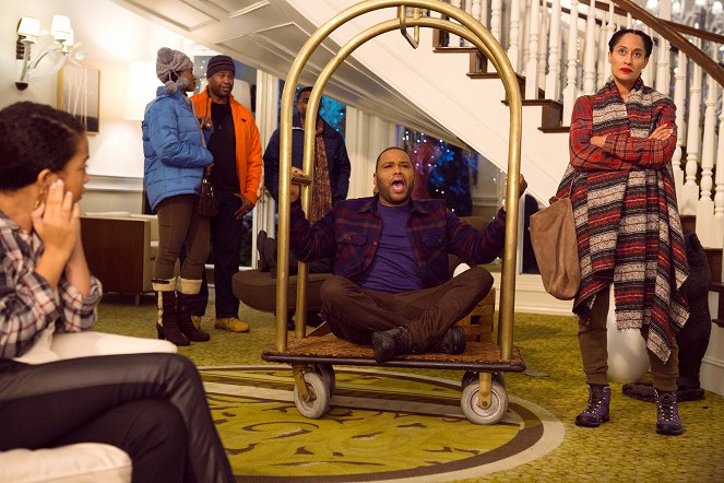 Black-ish - Martin Luther sKiing Day - Photos - Anthony Anderson, Tracee Ellis Ross