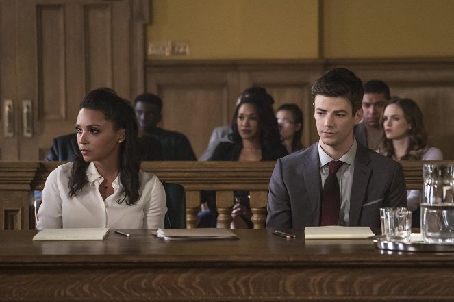 The Flash - The Trial of the Flash - Van film - Danielle Nicolet, Candice Patton, Grant Gustin, Danielle Panabaker