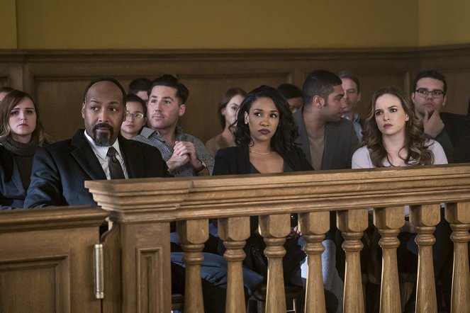 The Flash - The Trial of the Flash - Van film - Jesse L. Martin, Candice Patton, Danielle Panabaker