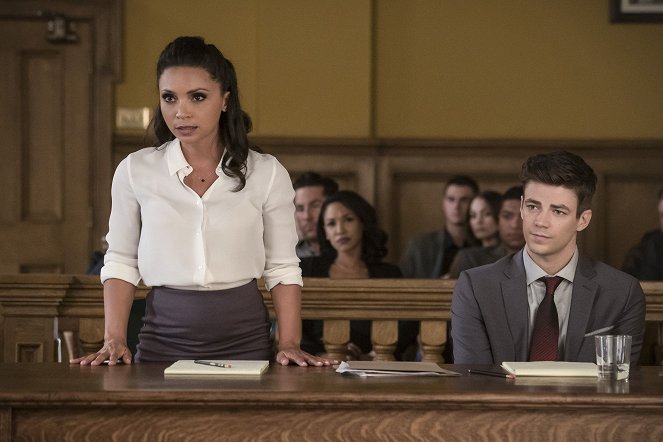 The Flash - The Trial of the Flash - Van film - Danielle Nicolet, Candice Patton, Grant Gustin