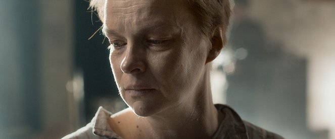 Kätilö - De la película - Elina Knihtilä