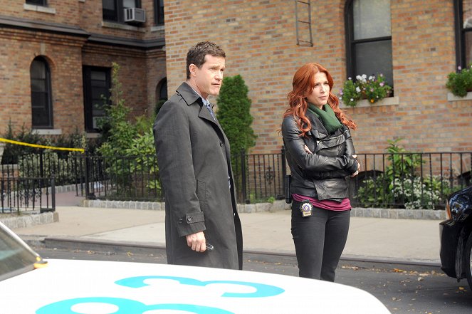 Unforgettable - Season 1 - Lost Things - Photos - Dylan Walsh, Poppy Montgomery