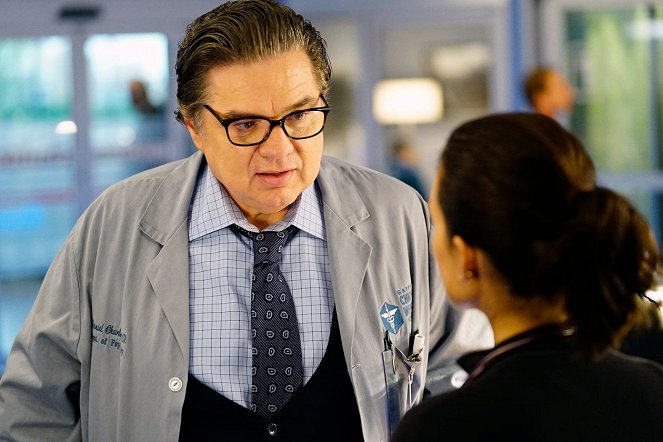 Chicago Med - Over Troubled Water - Photos - Oliver Platt