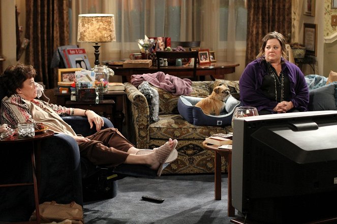 Mike & Molly - Mike's Apartment - Z filmu - Rondi Reed, Melissa McCarthy