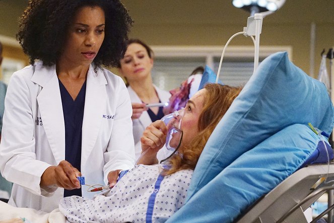 Grey's Anatomy - Season 13 - I Ain't No Miracle Worker - Photos - Kelly McCreary