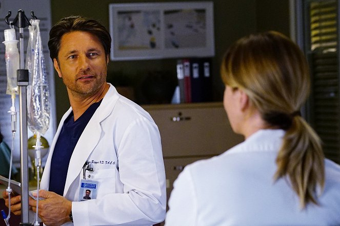 Grey's Anatomy - Season 13 - I Ain't No Miracle Worker - Photos - Martin Henderson