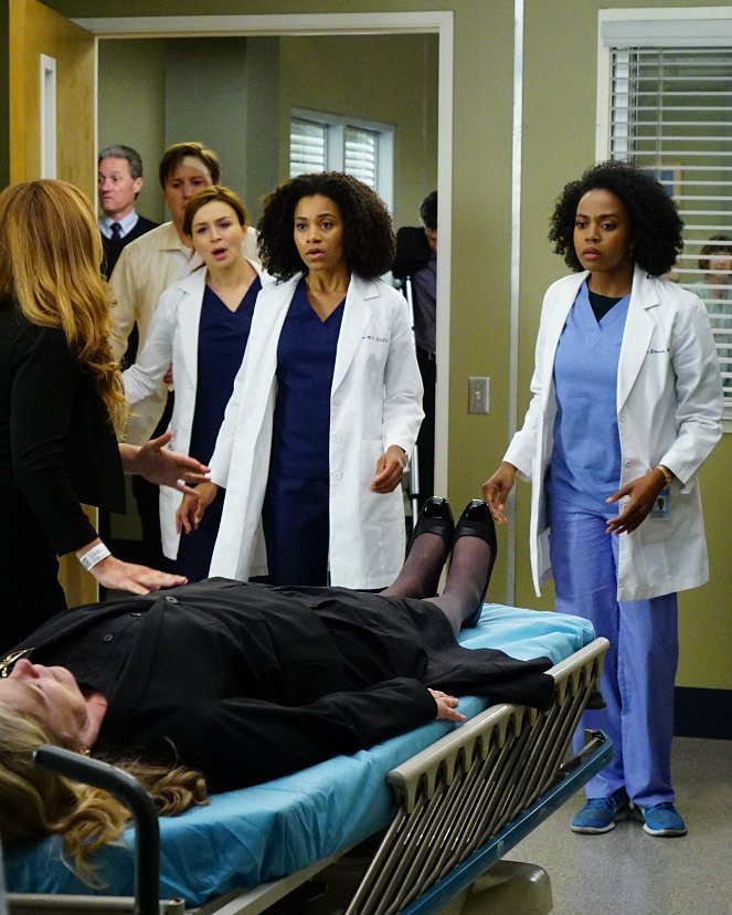 Grey's Anatomy - I Ain't No Miracle Worker - Film - Caterina Scorsone, Kelly McCreary, Jerrika Hinton
