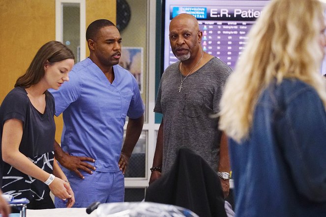 Grey's Anatomy - I Ain't No Miracle Worker - Photos - Jason George, James Pickens Jr.