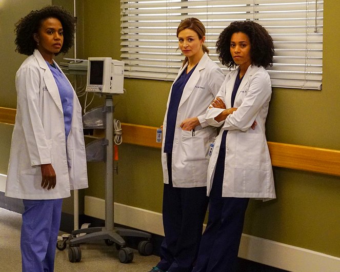 Grey's Anatomy - I Ain't No Miracle Worker - Photos - Jerrika Hinton, Caterina Scorsone, Kelly McCreary