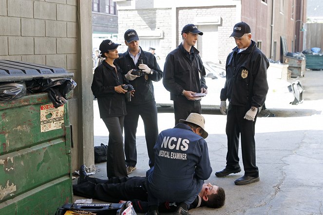 NCIS - Námorný vyšetrovací úrad - Dobrý syn - Z filmu - Cote de Pablo, Michael Weatherly, Sean Murray, Mark Harmon