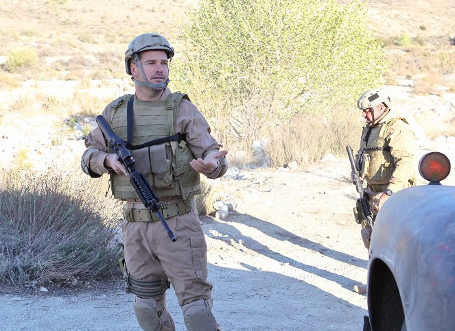 NCIS: Los Angeles - Season 4 - Descent - Photos - Chris O'Donnell