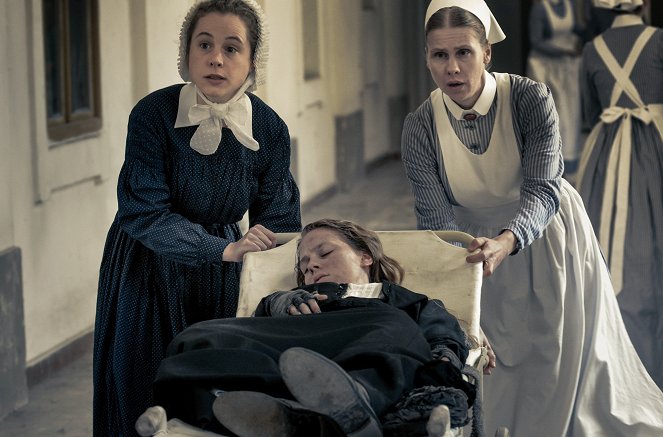 A Charité kórház - Season 1 - Irgalmasság - Filmfotók - Klara Deutschmann, Alicia von Rittberg, Tanja Schleiff