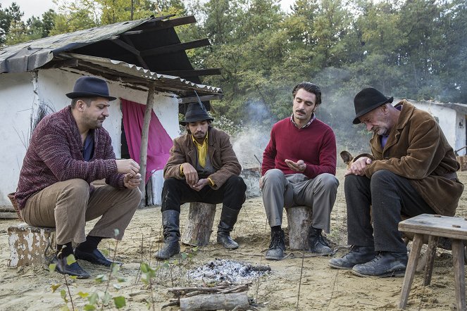 Csandra szekere - Photos - Sándor Csányi, Tamás Szegedi, Bálint Adorjáni, Gábor Reviczky