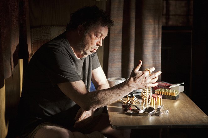 Criminal Minds - Season 5 - Our Darkest Hour - Photos - Tim Curry