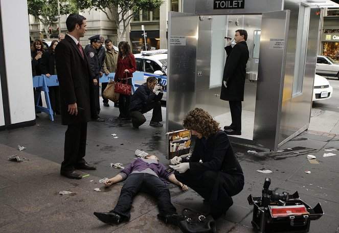 CSI: Kryminalne zagadki Nowego Jorku - Igranie z zapałkami - Z filmu - Eddie Cahill, Melina Kanakaredes, Gary Sinise