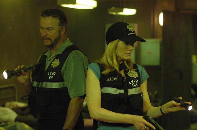 CSI: Crime Scene Investigation - Season 6 - Shooting Stars - Photos - William Petersen, Marg Helgenberger