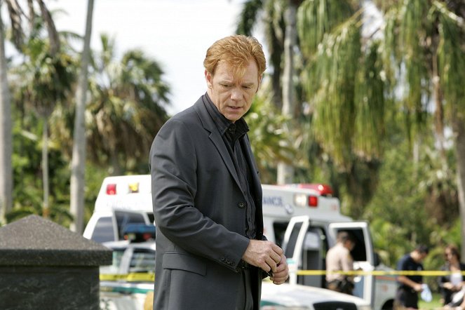 CSI: Kryminalne zagadki Miami - Season 4 - Zza grobu - Z filmu - David Caruso