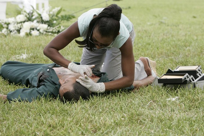 CSI: Miami helyszínelők - Season 4 - Üzenet a sírból - Filmfotók - Khandi Alexander