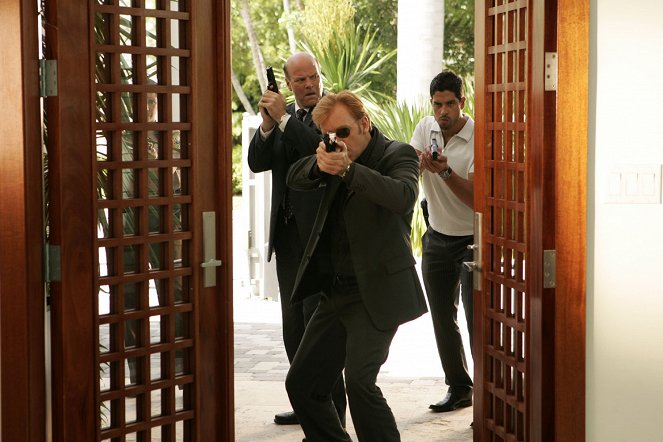 CSI: Miami helyszínelők - Season 4 - Üzenet a sírból - Filmfotók - Rex Linn, David Caruso, Adam Rodriguez