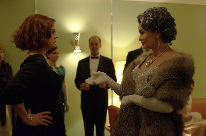 Feud - Bette and Joan - And the Winner Is... (The Oscars of 1963) - Photos - Susan Sarandon, Jessica Lange