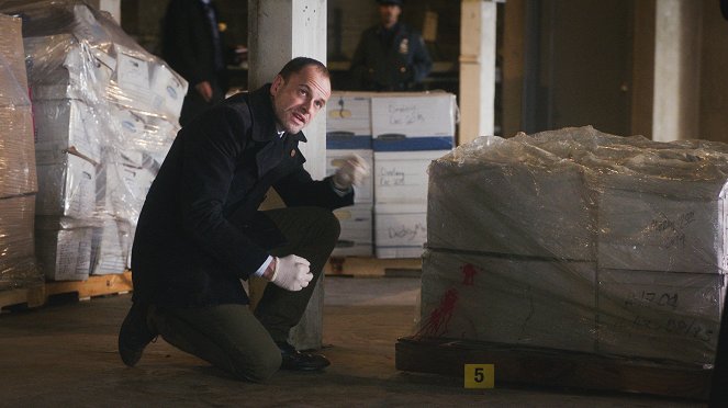 Elementary - Moving Targets - Photos - Jonny Lee Miller