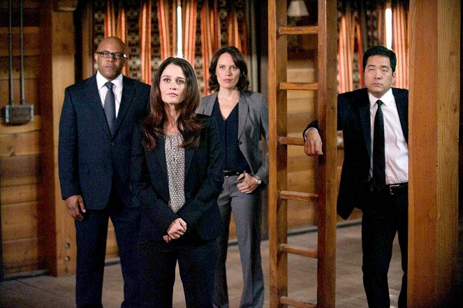The Mentalist - Forest Green - Photos - Robin Tunney