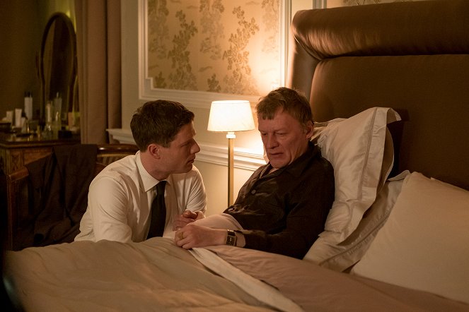 McMafia - Episode 1 - Photos - James Norton, Aleksey Serebryakov