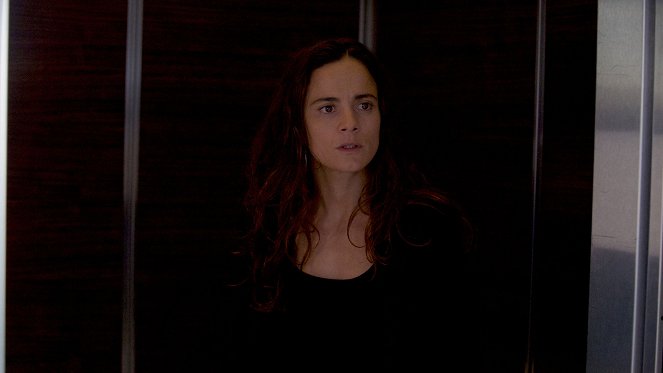 Queen of the South - Only the Love of a Mother - Photos - Alice Braga