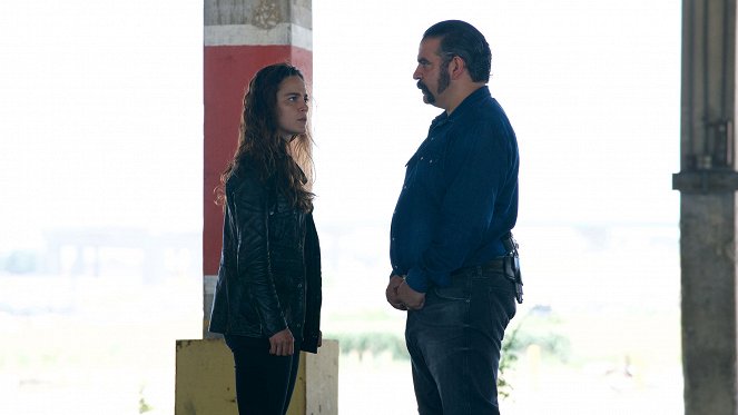 Queen of the South - All Hours Hurt - Photos - Alice Braga
