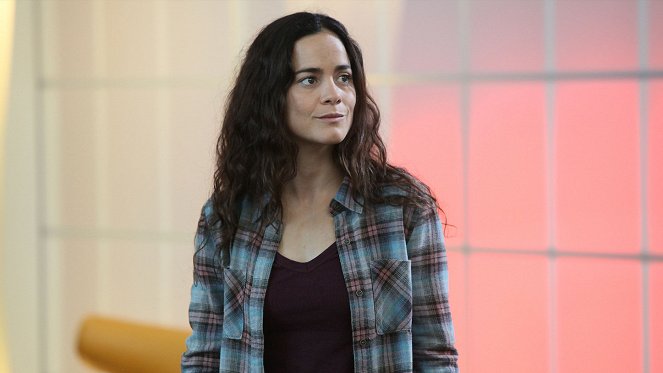 Queen of the South - Point of No Return - Photos - Alice Braga