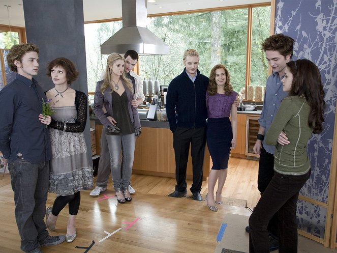 Alkonyat - Forgatási fotók - Jackson Rathbone, Ashley Greene, Nikki Reed, Kellan Lutz, Peter Facinelli, Elizabeth Reaser, Robert Pattinson, Kristen Stewart