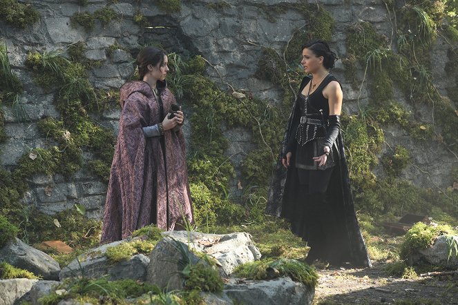 Once Upon a Time - Wake Up Call - Van film - Adelaide Kane, Lana Parrilla