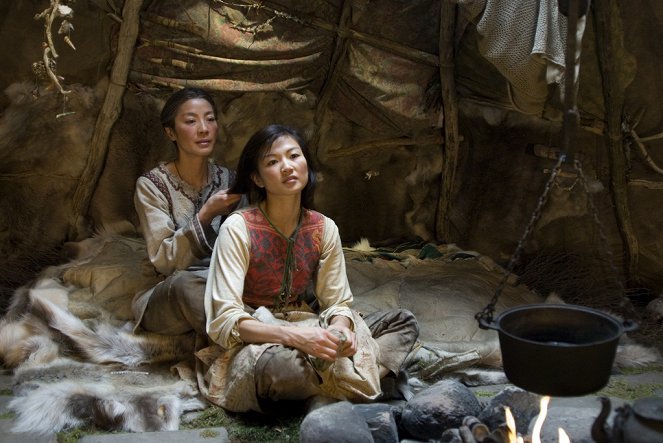 Far North - De la película - Michelle Yeoh, Michelle Krusiec